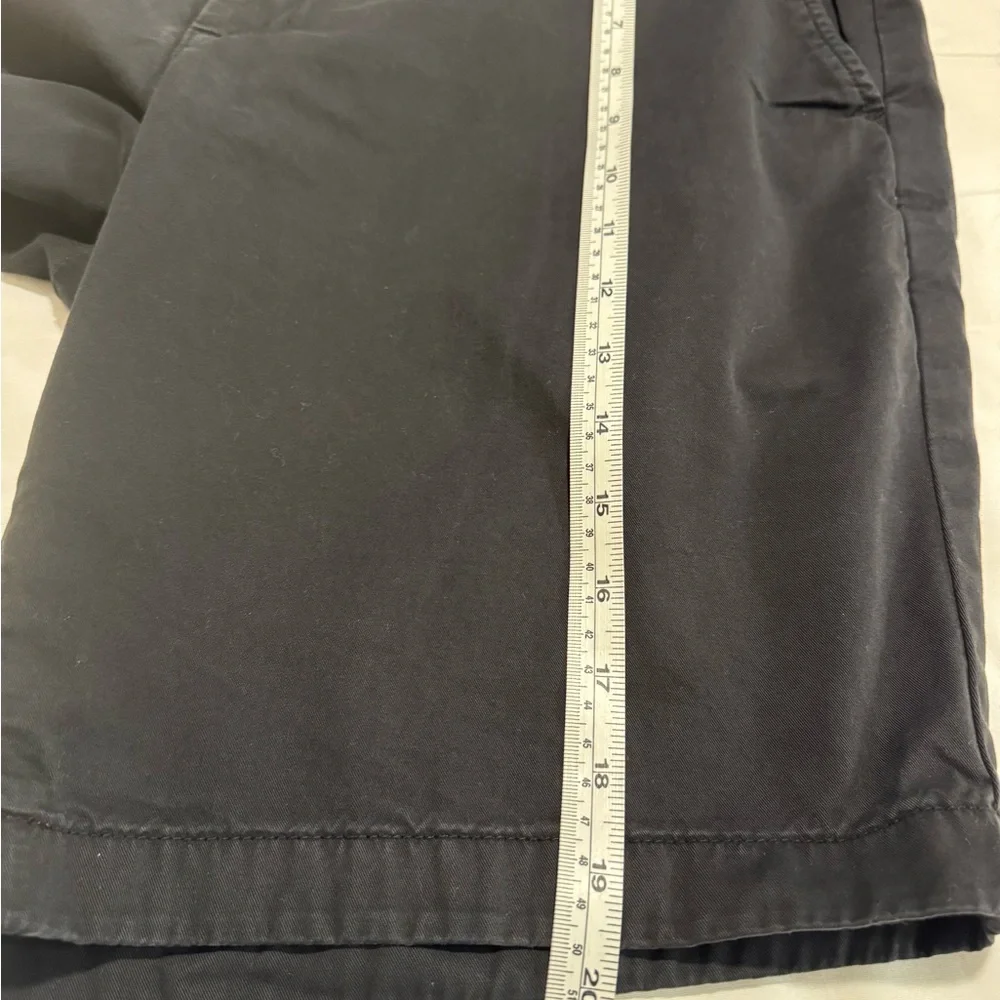 Uniqlo Black Flat Front Chino Shorts - Picture 8 of 9